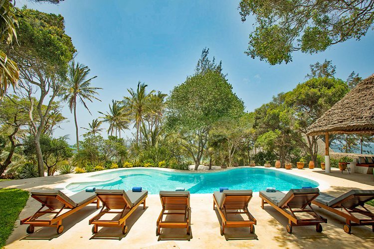 Santa Angela, Watamu